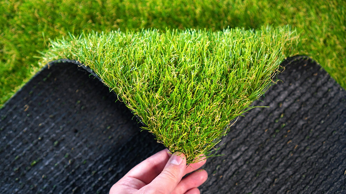 Does Artificial Grass Get Hot in Summer? What to do?